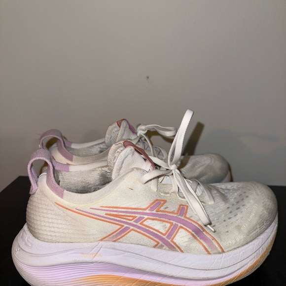 Asics Cream and Pink Athletic Sneakers nimbus 27 - Picture 2 of 4